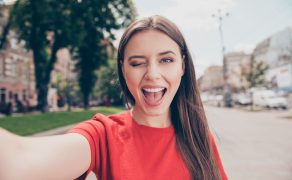 Jak często uśmiechają się Polacy?