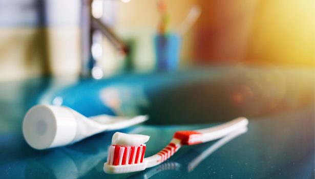 TPS_7-8_21_stomatologia_zachowawcza_z_endodoncja_TOKSYCZNOSC_FLUORU_iStock-1011721558