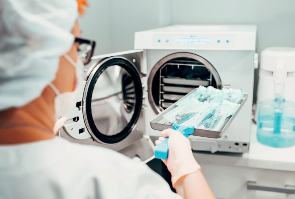 TPS_10-11_21_Ksymena_Staroń-Irla_AUTOKLAW_iStock-1249352045