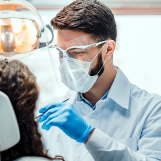 Fotobiomodulacja jako wsparcie dla chirurgii stomatologicznej – uwagi praktyczne