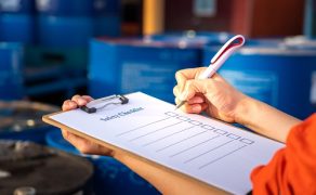 Poprawa bezpieczeństwa i higieny pracy; fot. iStock