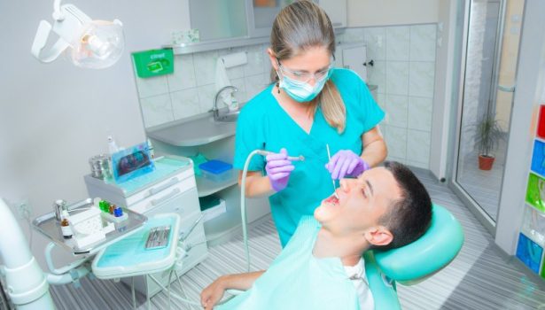 Poszerzenie świadczeń gwarantowanych z leczenia stomatologicznego; fot. iStock
