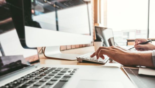 Obowiązek przekazywania informacji ; fot. iStock