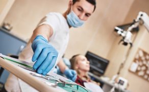 podcięcie wędzidełka języka; fot. iStock