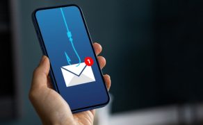oszuści podszywają się pod ZUS; fot. iStock