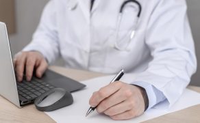 udostępnianie dokumentacji medycznej; fot. iStock
